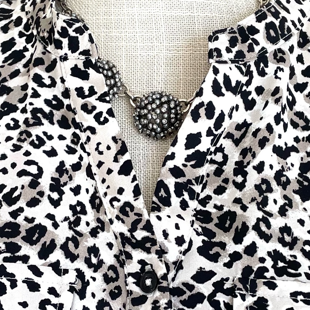 Jones New York Long Rolled Sleeve Button Down Black & White Animal Print Blouse